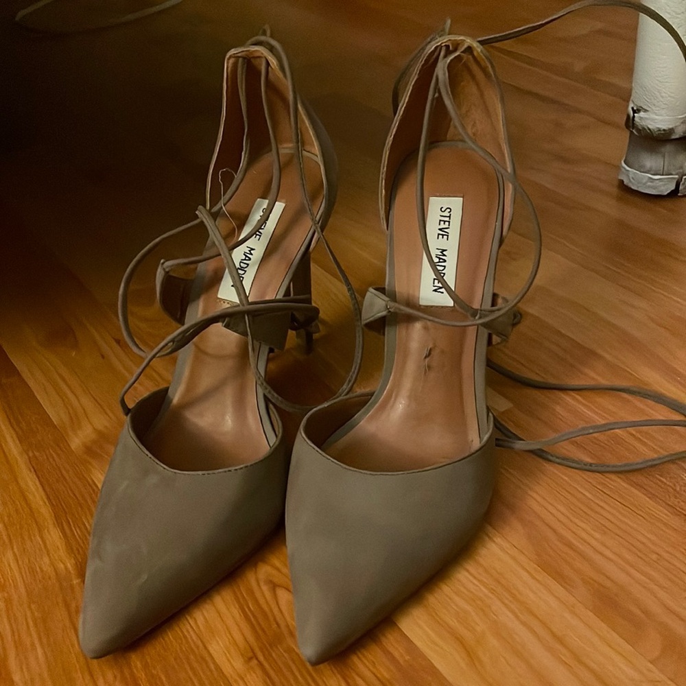 tan Steve Madden wrap around heels! Size 8